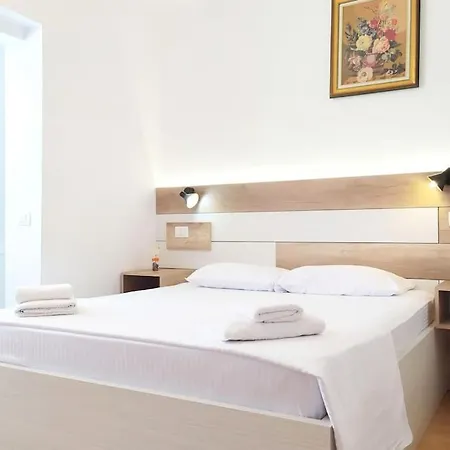 Evoo Liceu Apartman *