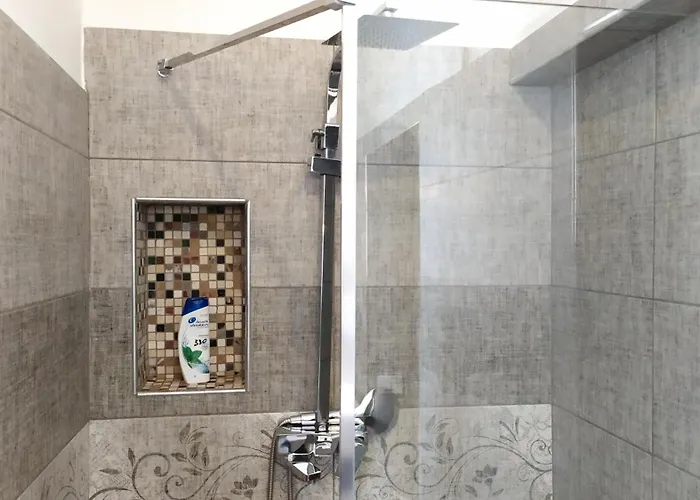 Evoo Liceu * טיראנה